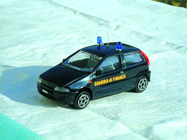 FIAT PUNTO 2 PORTE in scala 1:43
