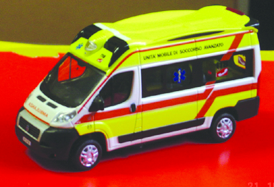 FIAT AMBULANZE in scala 1:43