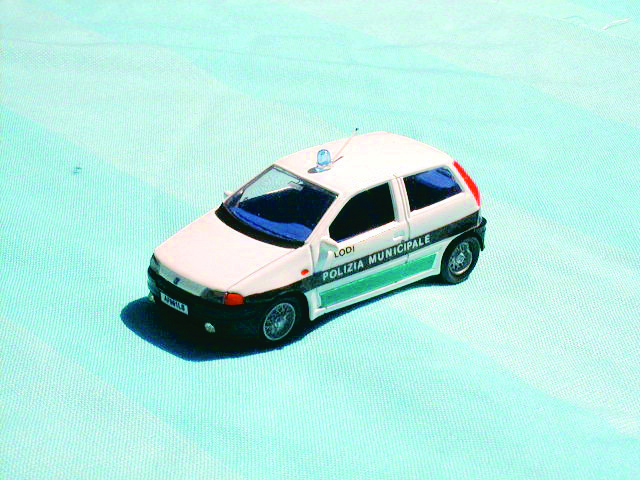 FIAT PUNTO 2 PORTE 1:43 scale