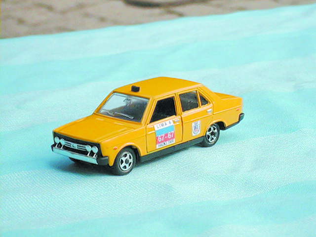 FIAT 131 4 PORTE TAXI in scala 1:43