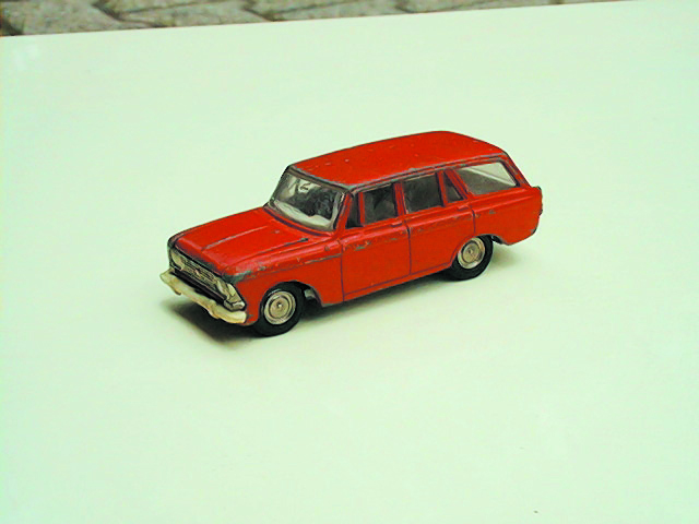 SEAT 124 FAMILIARE