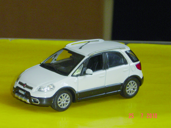 FIAT SEDICI in scala 1:43