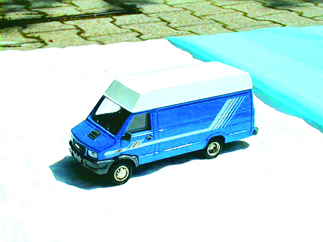 IVECO DAILY 1:43 scale