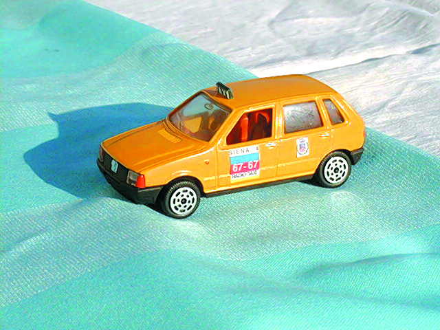 FIAT UNO in scala 1:43