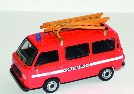 FIAT 900 T in scala 1:43