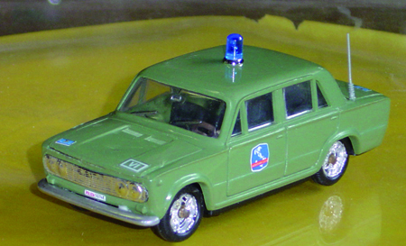 FIAT 124 1:43 scale