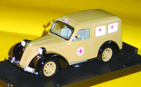 FIAT AMBULANZE 1:43 scale