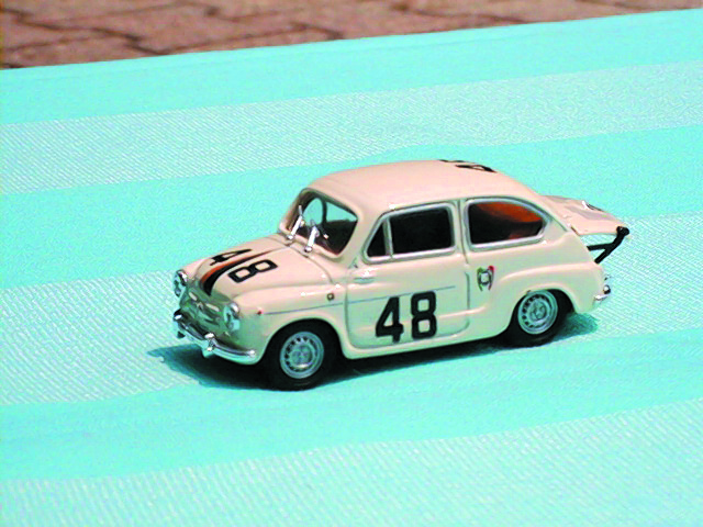 FIAT 850 in scala 1:43