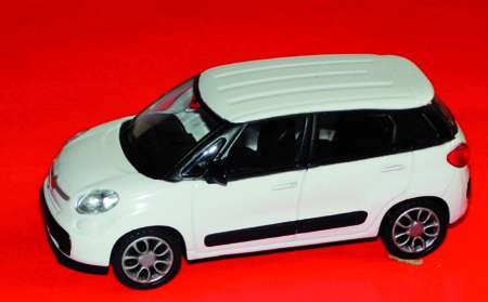FIAT 500 LUNGA in scala 1:43