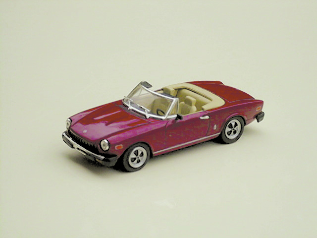 FIAT 124 CABRIO in scala 1:43