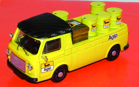 FIAT 1100 T 1:43 scale