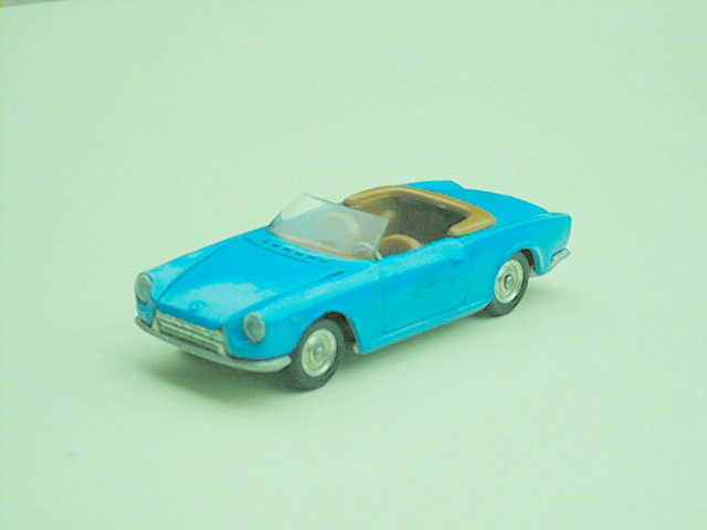 FIAT 124 CABRIO 1:43 scale
