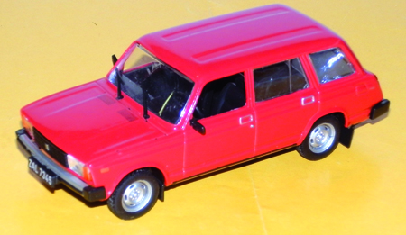 FIAT 124 FAMILIARE in scala 1:43