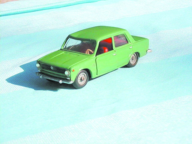 FIAT 124 in scala 1:43