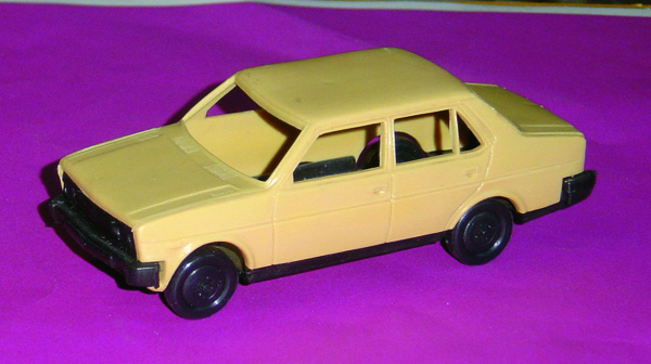 FIAT 131 BERLINA in scala 1:43
